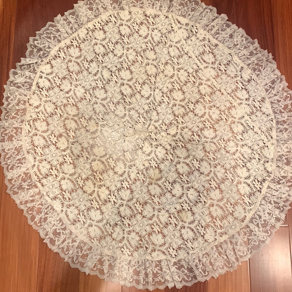 Beautiful Floral Round Decal